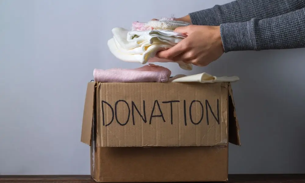 Sell It, Donate It, or Trash It? How To Make a Decision