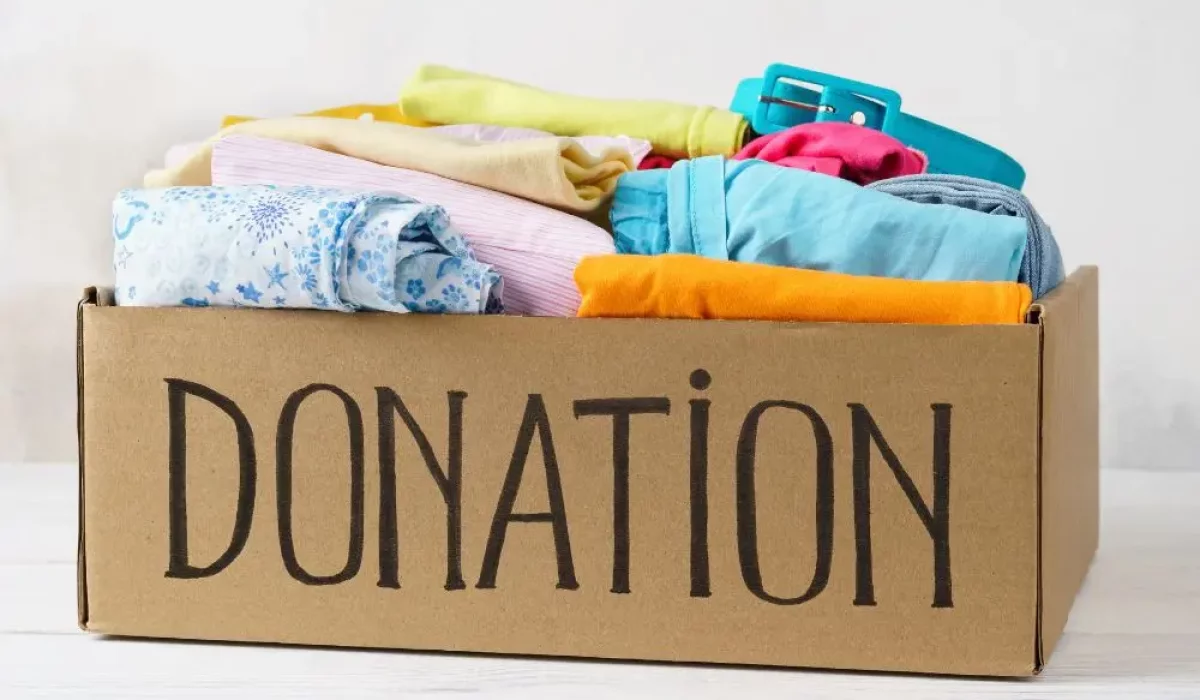 The Benefits of Organizing a School Clothing Drive